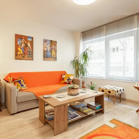 Apartment Thanos With Private Parking *