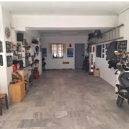 Thanos With Private Parking * Thessaloniki