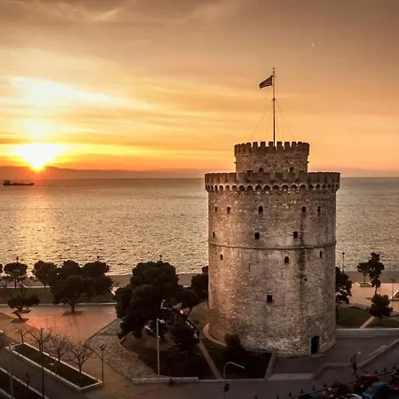 Thanos With Private Parking * Thessaloníki
